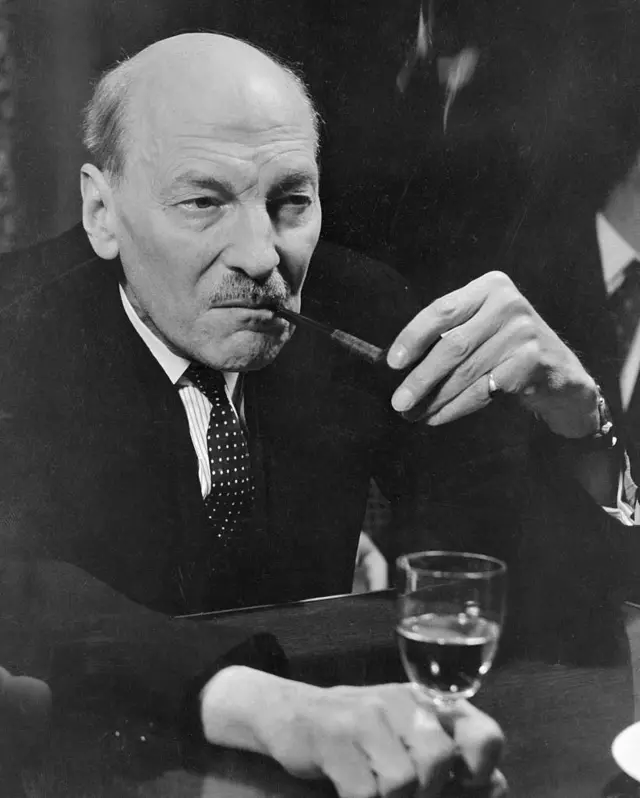 ब्रिटेन के तत्कालीन प्रधानमंत्री क्लेमेंट एटली 