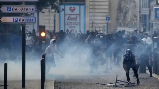 من أعمال الشغب الأخيرة في فرنسا