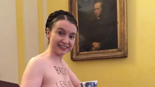DR. VICTORIA BATEMAN