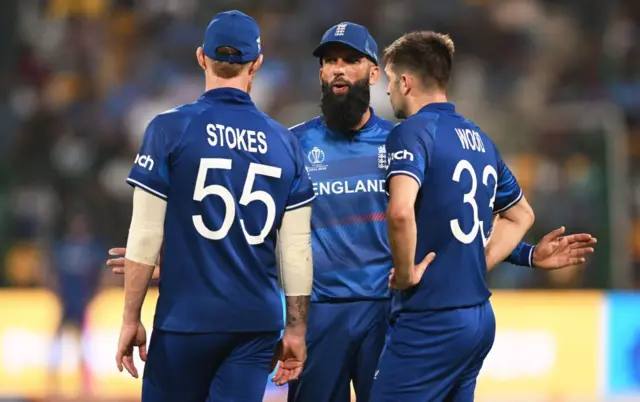 இலங்கையிடம் சிதைந்த இங்கிலாந்து அணி இப்படி மோசமான ஃபார்மில் தவிப்பது ஏன்?