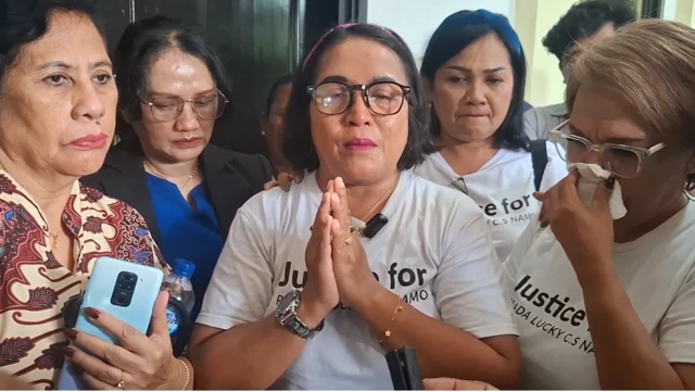 Sepriana Paulina Mirpey, Ibu mendiang Prada Lucky Namo mengatakan pihak keluarga puas dengan putusan ini.