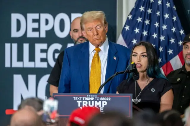 ทรัมป์เคยประกาศว่า หากได้รับเลือกตั้งเป็นประธานาธิบดี เขาจะเริ่มต้นการเนรเทศครั้งใหญ่ที่สุดในประวัติศาสตร์ โดยเริ่มต้นด้วยปีละหนึ่งล้านคน