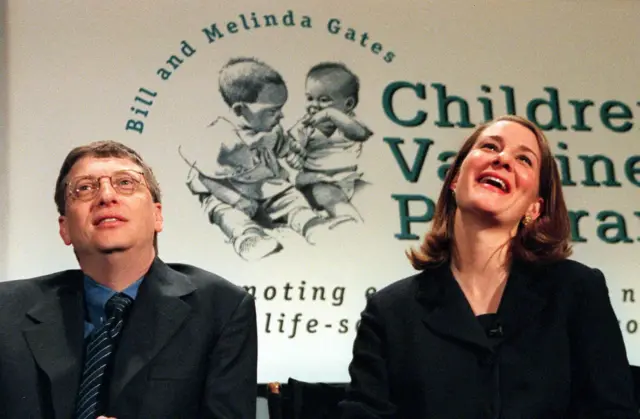 Bill y Melinda Gates jóvenes en un evento de su fundación.