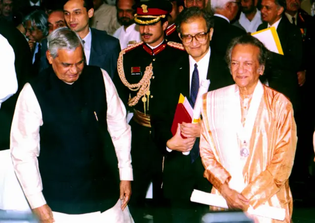 প্রধানমন্ত্রী বাজপেয়ীর সঙ্গে অমর্ত্য সেন