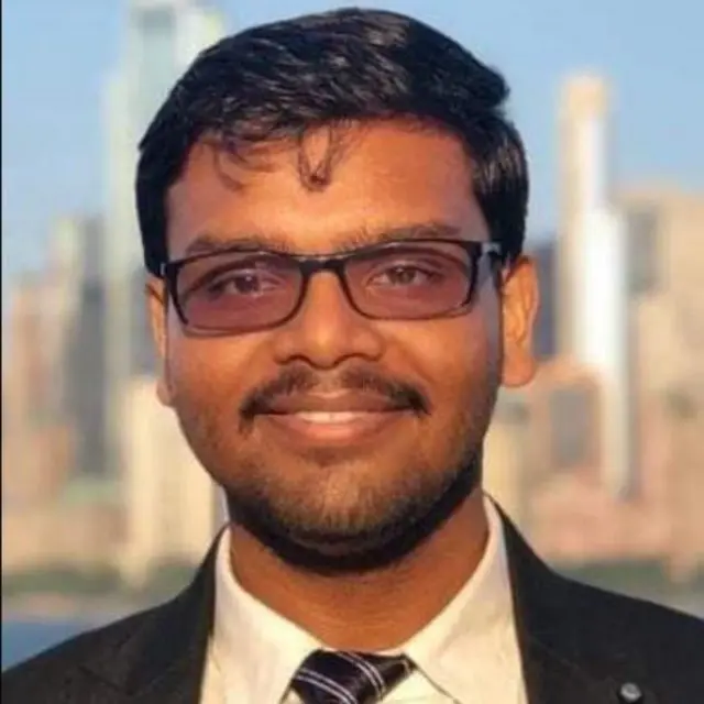  पहली रैंक हासिल करने वाले आदित्य श्रीवास्तव 