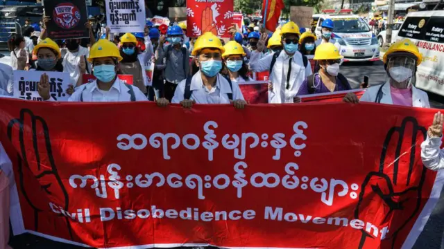 နိုင်ငံခြားရောက် ဆေးကျောင်းသားတွေ 