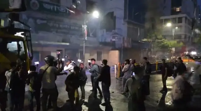 শনিবার সন্ধ্যায় ঢাকায় জাতীয় পার্টির কার্যালয়ে আবারো হামলার ঘটনা ঘটে
