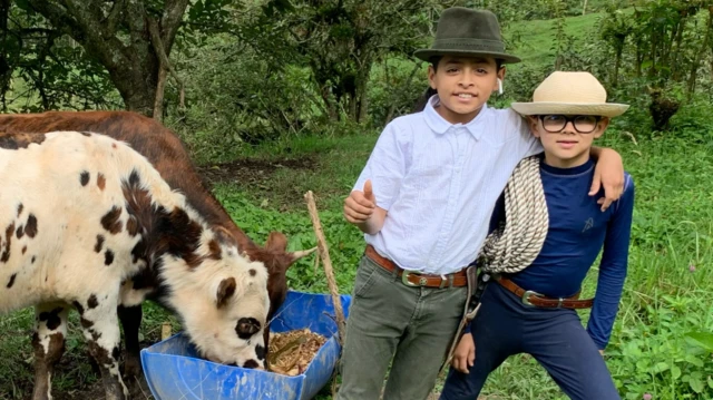 Matías y Gabriel Valderrama, en una fotografía compartida en Instagram.