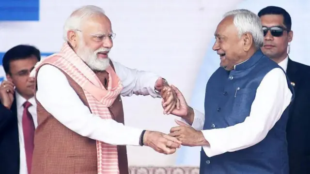 இந்தியா முழுக்க பிராந்திய கட்சிகள் பலவீனமடைந்து வருவது ஏன்? எதிர்கால அரசியல் எப்படி இருக்கும்?