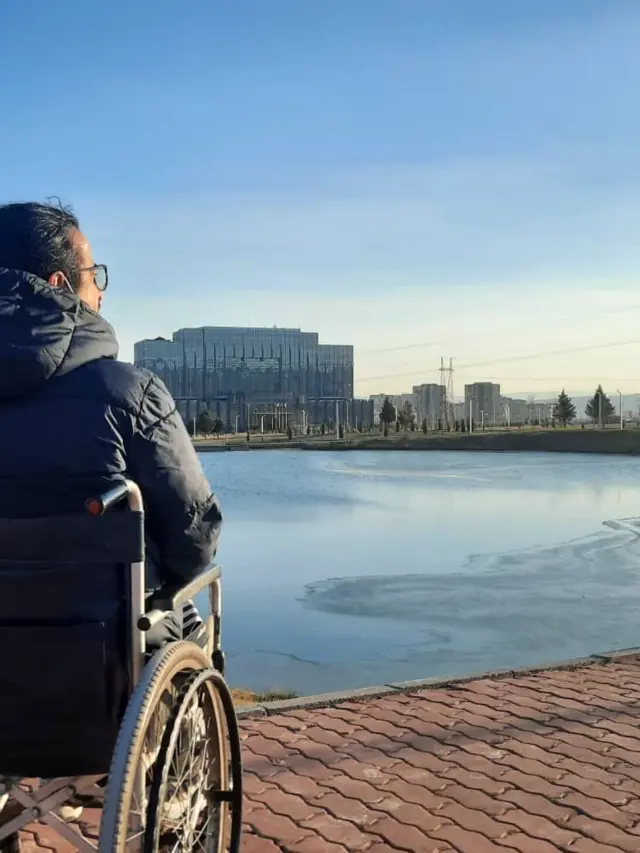 مردی به دریا می بیند