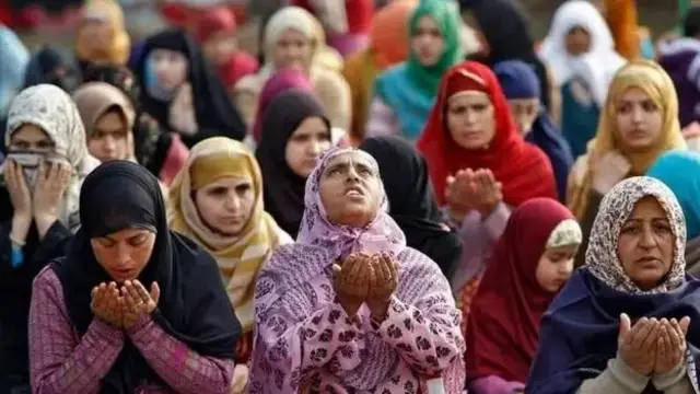 انڈیا میں مساجد میں خواتین کے نماز ادا کرنے کے متعلق مباحث نئے نہیں ہیں