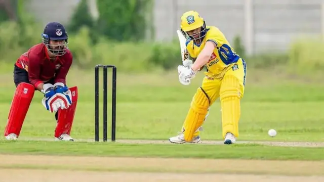 મહમદ અમાન બૅટિંગ કરતી વખતે