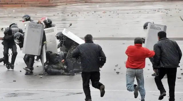 Апрель окуялары