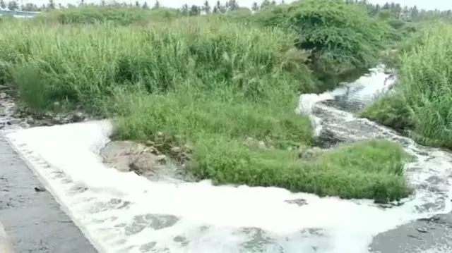 காணாமல் போகும் பாலாறு