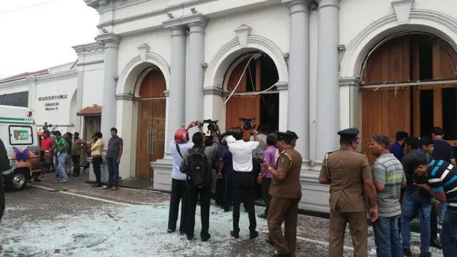 ராஜபக்ஸேவின் புத்தகம், இலங்கை