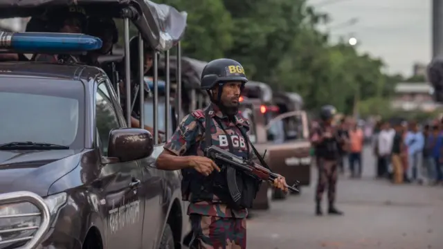 অনেক জায়গায় বিজিবি মোতায়েন করা হয়েছে