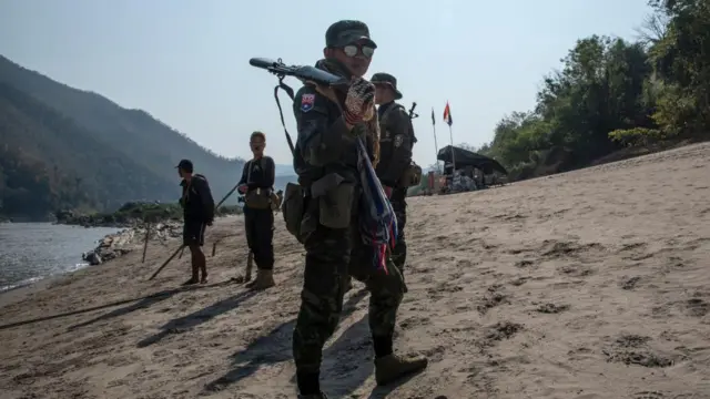 KNU က EAO ၊ PDF က အကြမ်းဖက်လို့ ခွဲခြားသုံးနှုန်းတဲ့ စစ်ကောင်စီ 