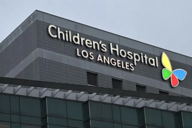 Fachada do Hospital Infantil de Los Angeles, na Califórnia (EUA)