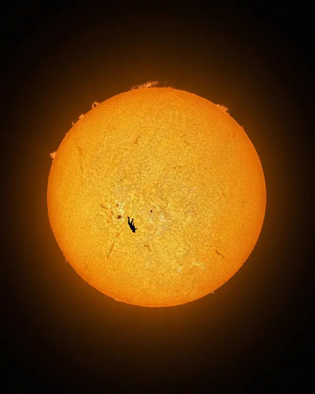 pad na sunce, padobranac pada na sunce