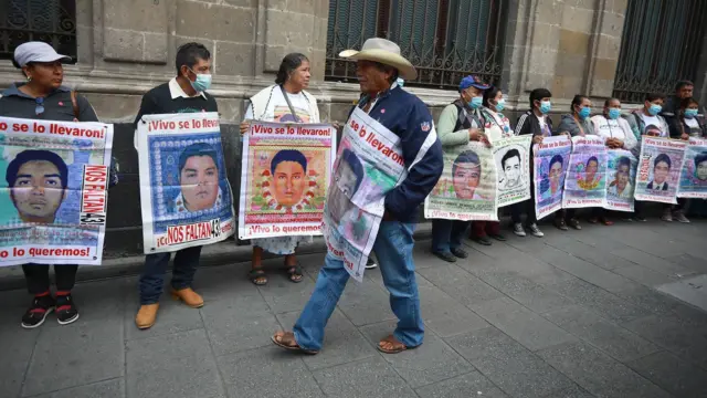 Os paisganhar dinheiro na blaze de graça43 estudantes desaparecidosganhar dinheiro na blaze de graça2014 se manifestaramganhar dinheiro na blaze de graçafrente ao Palácio Nacional do México no ano passado.