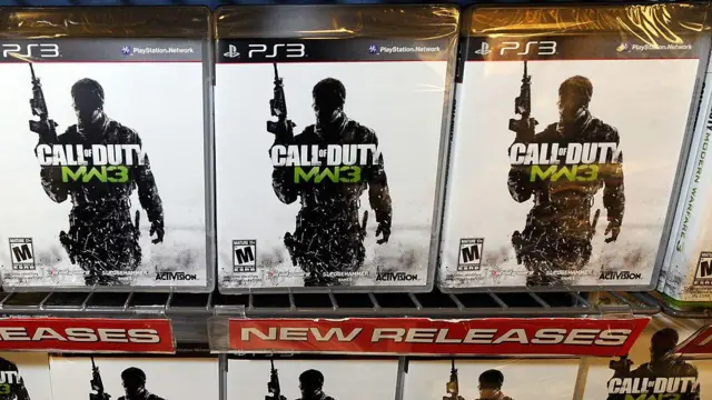 Презентація нової гри "Call of Duty: Modern Warfare 3" для PlayStation 3 у Лас-Вегасі 8 листопада - на фото копії гри 