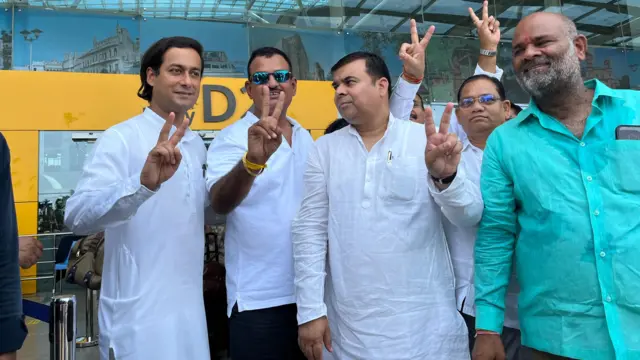 कांग्रेस के विधायक एयरपोर्ट पर