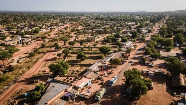 Vue aérienne de la ville de Kaya prise le 16 novembre 2020.