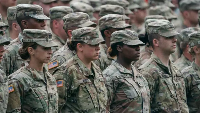 Mujeres soldado en una formación militar de EE.UU.