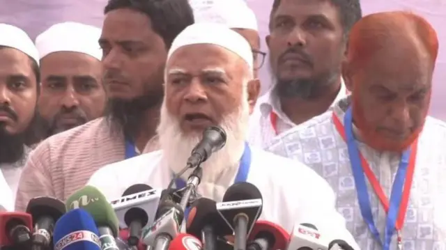 সমাবেশে বক্তব্য রাখেন জামায়াতের আমির শফিকুর রহমান