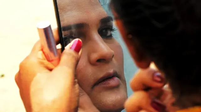 திருநங்கை ரோஜா