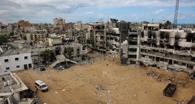 Les ruines de l'hôpital Al-Shifa de Gaza-ville, autrefois le plus grand établissement médical de la bande de Gaza.