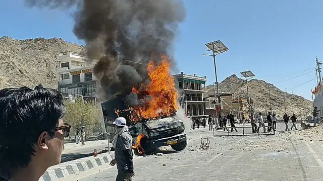 Yalangoch plyajlarda semiz