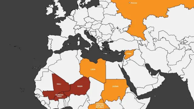 Aworan maapu to n ṣafihan orilẹede Russia, Syria, Libya, Susan, Central African Republic, Niger, Mali ati Burkina Faso.
