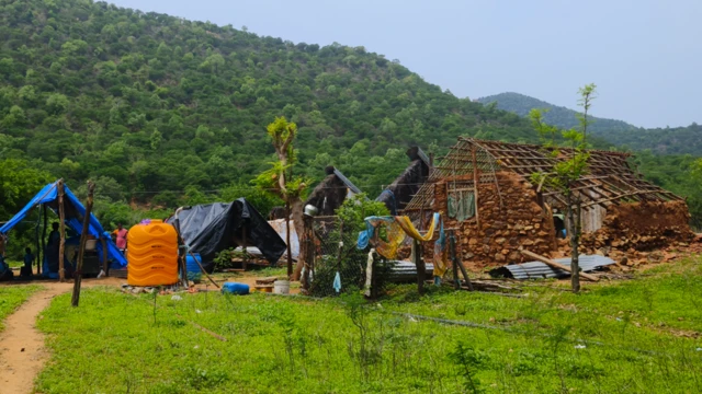 தருமபுரி: வீடுகளை இடித்த வனத்து – பழங்குடி அல்லாதோர் வனத்தில் வாழ்வது சாத்தியமா?