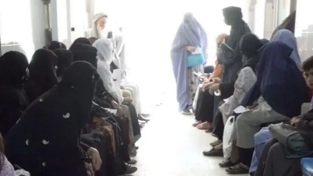 ډاکتر عبدالوکیل عثمانزوی وايي، د ناروغانو ۸۰ سلنه یې ځواني نجونې دي، ځکه دوی له کورني تاوتریخوالي سره لاس وګریوان دي.