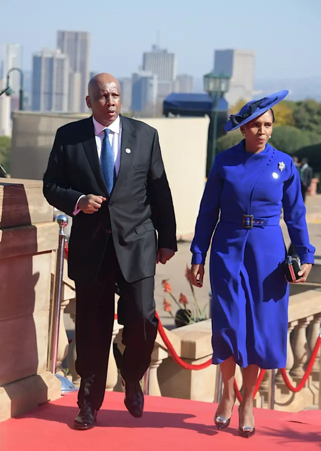 Umwami Letsie III wa Lesotho n'Umwamikazi Masenate Mohato bagera ahabereye kurahira kwa Ramaphosa. Lesotho ni ubwami bwigenga buri hagati muri Afurika y'Epfo