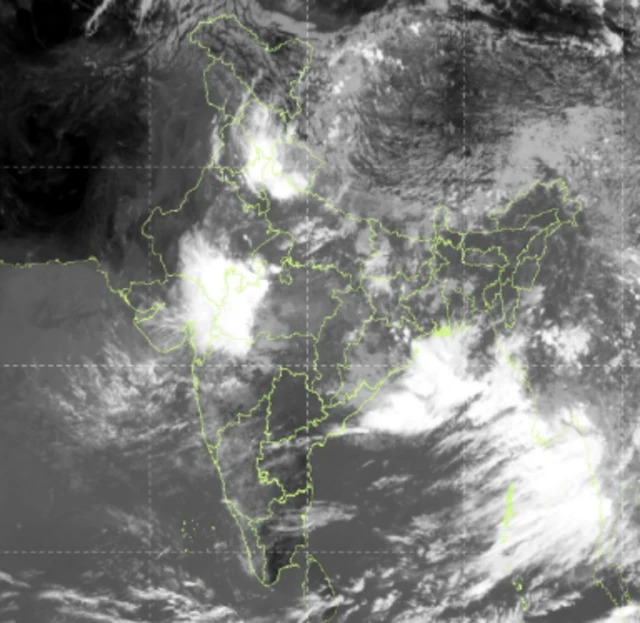 હવામાનનાં વિવિધ મૉડલો અનુસાર આ સિસ્ટમ થોડી આગળ વધી ઉત્તર તરફ જાય તેવી શક્યતા છે, જેના કારણે ઉત્તર ભારતના વિસ્તારોમાં વરસાદ વધશે