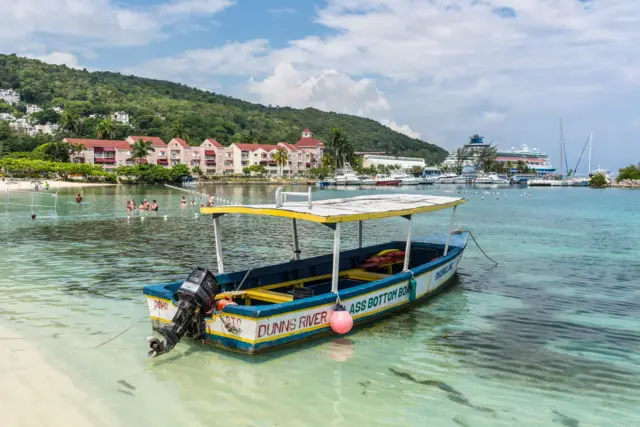 Un barco pesquero en Ocho Ríos, Jamaica.