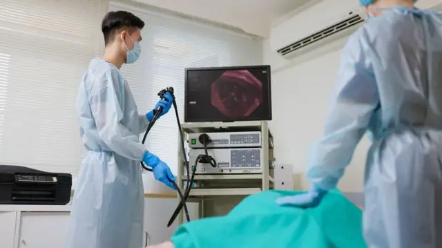 La colonoscopia es una de las herramientas para detectar el cáncer colorrectal.