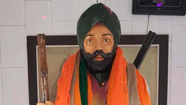 ਸੁੱਚਾ ਸਿੰਘ ਸੂਰਮੇ ਦਾ ਉਸਦੀ ਯਾਦਗਾਰ ਵਿੱਚ ਲੱਗਆ ਬੁੱਤ