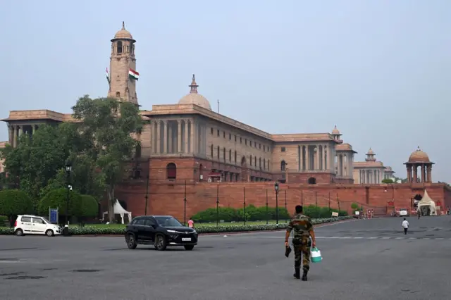 વડા પ્રધાન કાર્યાલય પીએમઓ પાછળ કેટલો ખર્ચ, વડા પ્રધાન પીએમના નિવાસ પાછળ કેટલો ખર્ચ, સેન્ટ્રલ વિસ્ટા, આરટીઆઈ અરજી બીબીસી ગુજરાતી, 