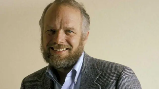 حين وفاته وصفته شركة "Adobe" برائد الأعمال في وادي السيليكون وأن أثر ابتكاراته لن يُمحى