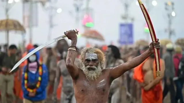 கும்பமேளா, பிரயாக்ராஜ், நாகா சாதுக்கள் யார்? 