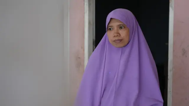 Titin Sumarni, pengelola pesantren