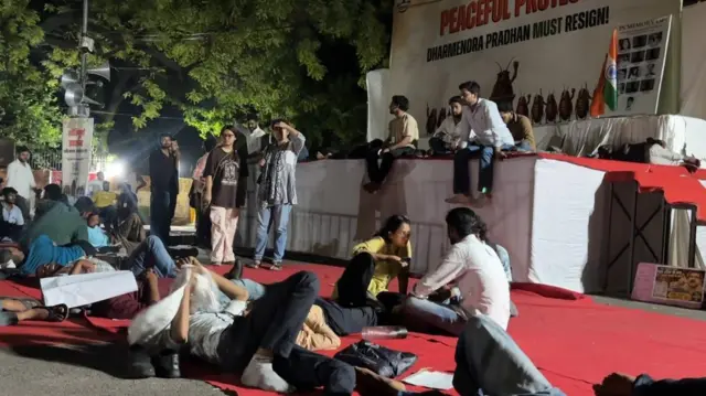 सीजेपी की मांग है कि शिक्षा मंत्री धर्मेंद्र इस्तीफ़ा दें या उन्हें पद से हटा दिया जाए