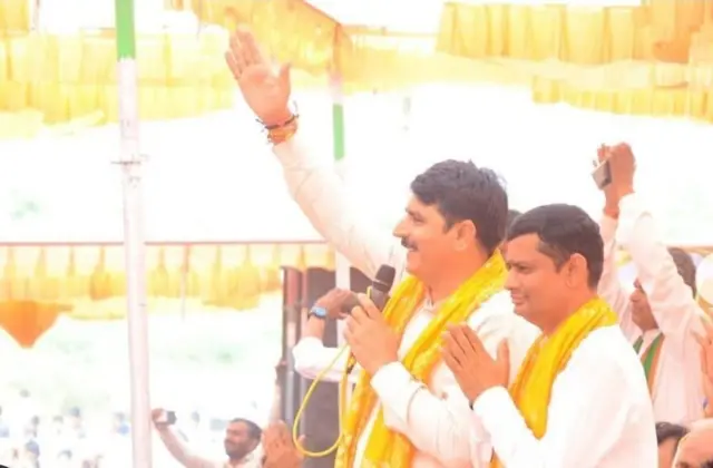 વાવ પેટાચૂંટણી, માવજી પટેલ, ગેનીબહેન ઠાકોર, પેટાચૂંટણી, ગુજરાત, બનાસકાંઠા, બીબીસી ગુજરાતી