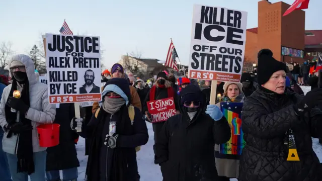 Акция протеста против действий сотрудников Иммиграционной и таможенной полиции США (ICE)