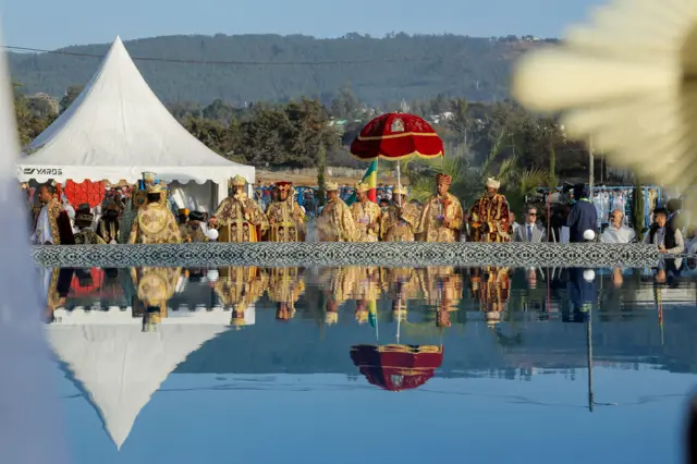 Етиопски православни хришц́ани славе Тимкат фестивал у Адис Абеби, Етиопија, 19. јануара 2026. Тимкат је једна од највец́их прослава у етиопском календару и заправо је фестивал Богојављања којим се обележава дан када је Јован Крситељ крстио крштење Исуса Христа у реци Јордан. Фестивал је 2019. уписан у Унескову листу нематеријалног културног наслеђа човечанства