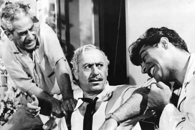 سال ۱۳۴۴، فیلم «گنج قارون» به کارگردانی سیامک یاسمی اکران شد