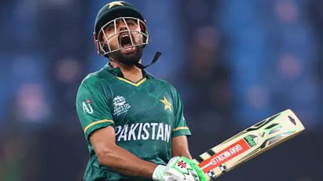 පකිස්ථාන කණ්ඩායමේ නායකයා මෙන්ම ICC පිතිකරු ශ්‍රේණිගත කිරීම් අනුව දැනට ලොව සිටින හොඳම එක්දින පිතිකරුවා වන්නේ බාබර් අසාම් ය.